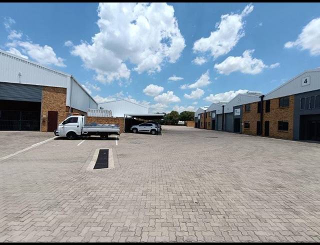 INDUSTRIAL PROPERTY TO RENT IN STRYDOM PARK